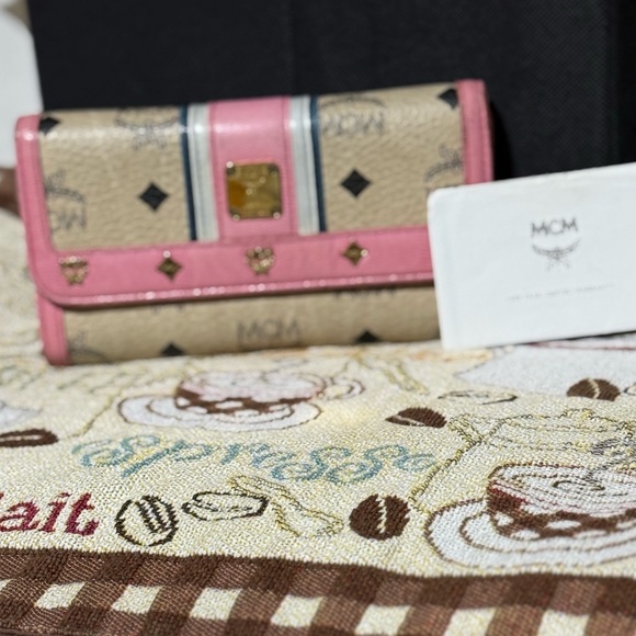 MCM Pink and Tan Wallet with Iconic Logo - Picture 2 of 12